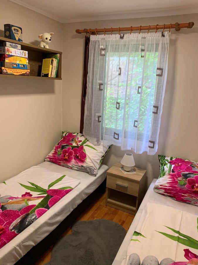 Fuege-Fa-Haz Vasarosnameny - Gergelyiugornya Apartment Luaran gambar