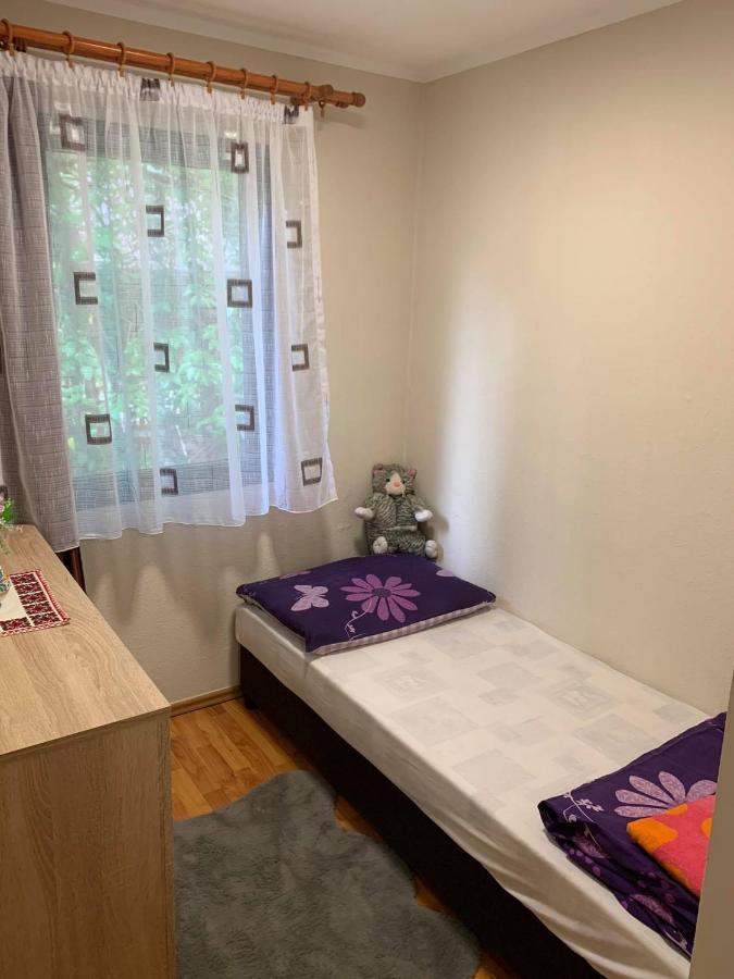 Fuege-Fa-Haz Vasarosnameny - Gergelyiugornya Apartment Luaran gambar