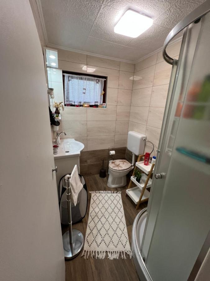 Fuege-Fa-Haz Vasarosnameny - Gergelyiugornya Apartment Luaran gambar
