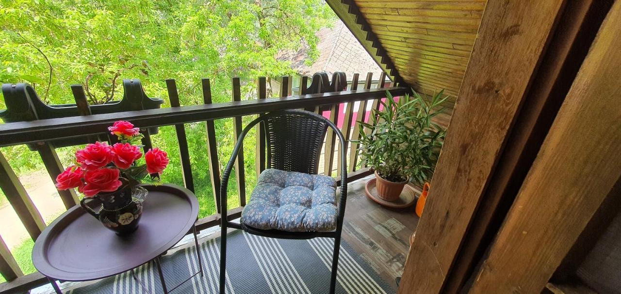 Fuege-Fa-Haz Vasarosnameny - Gergelyiugornya Apartment Luaran gambar