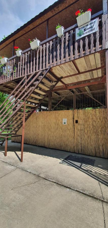 Fuege-Fa-Haz Vasarosnameny - Gergelyiugornya Apartment Luaran gambar