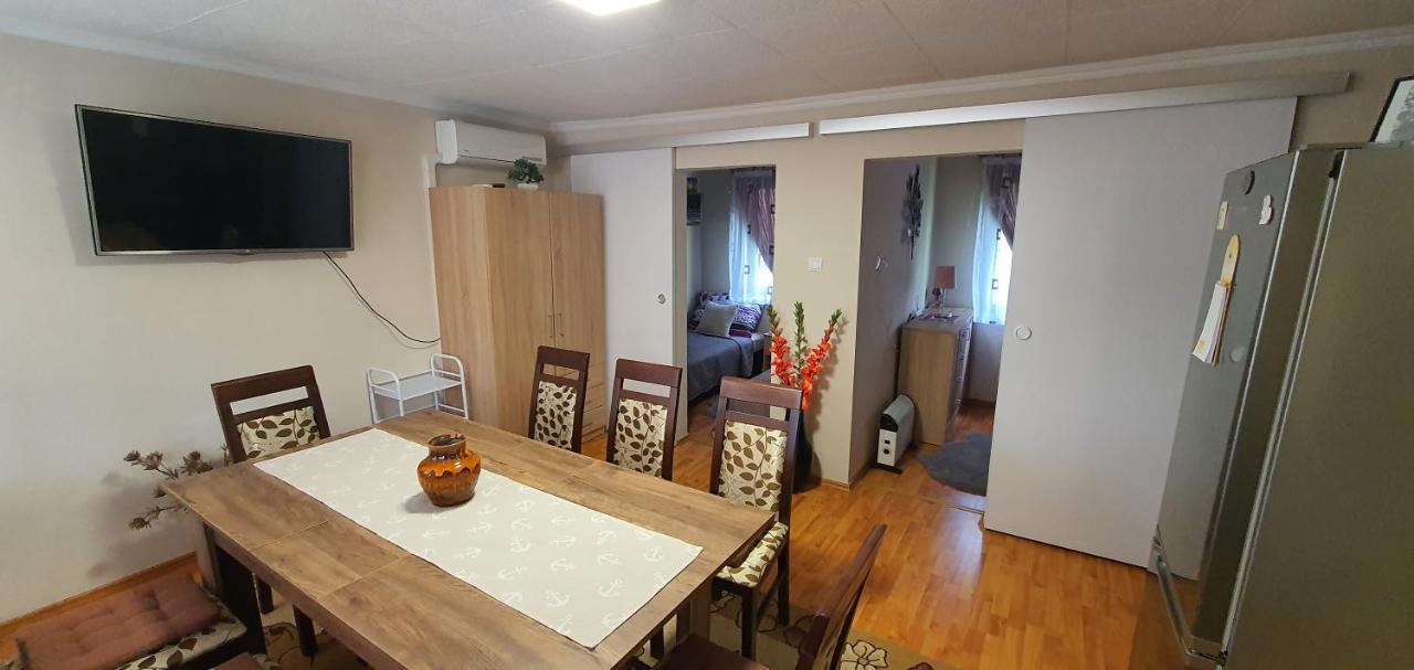 Fuege-Fa-Haz Vasarosnameny - Gergelyiugornya Apartment Luaran gambar